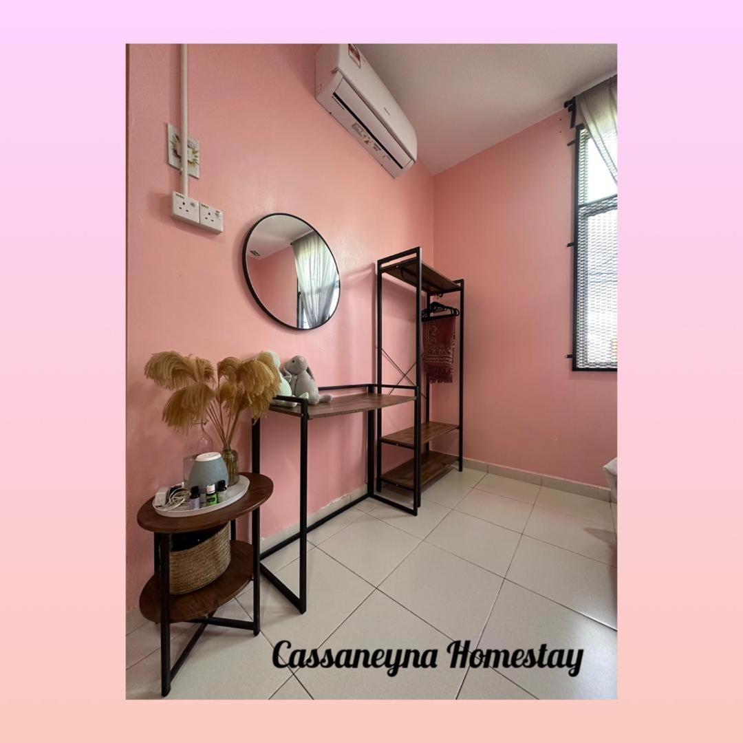 Cassaneyna Homestay クアンタン エクステリア 写真