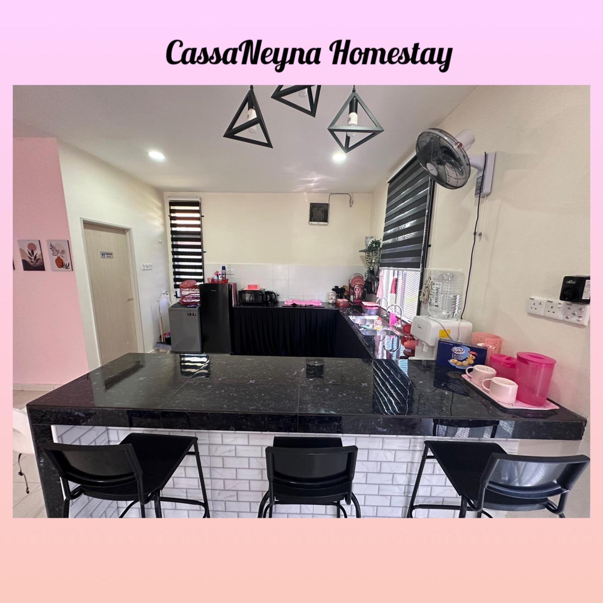 Cassaneyna Homestay クアンタン エクステリア 写真